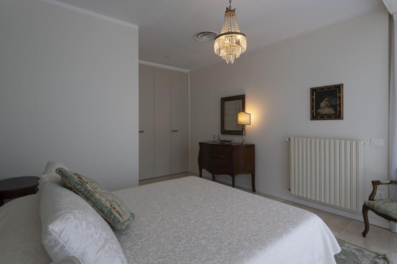 Casa Lazzarini Luxury Apartment Pesaro Exteriör bild